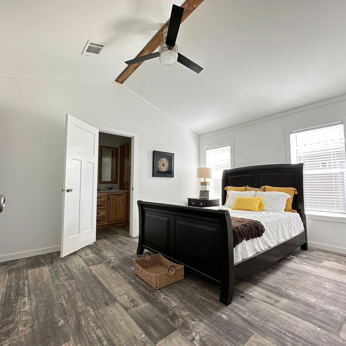 🏡✨ dreamy cottage for sale ✨🏡your perfect adu retreat starts here 🌿message us for hd photos,.heic (5) 🏡✨ dreamy cottage for sale ✨🏡your perfect adu retreat starts here 🌿message us for hd photos,.heic (5)